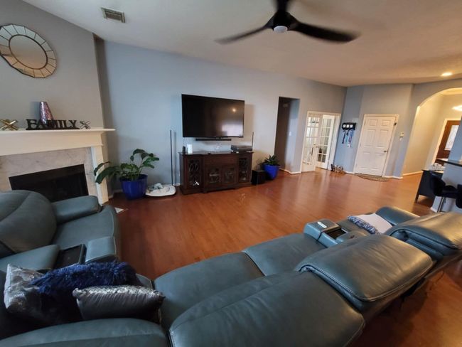 3214 Worthington Dr, House other with 3 bedrooms, 2 bathrooms and 2 parking in Pearland TX | Image 7