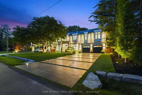 371 Willis Dr, Oakville, ON, L6L4T9 | Card Image