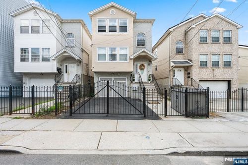 725 19th Street, Newark, NJ, 07103 | Card Image