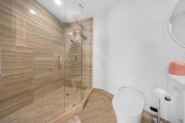 APT-707 - 16001 Collins Ave, Condo with 3 bedrooms, 3 bathrooms and null parking in Sunny Isles Beach FL | Image 15