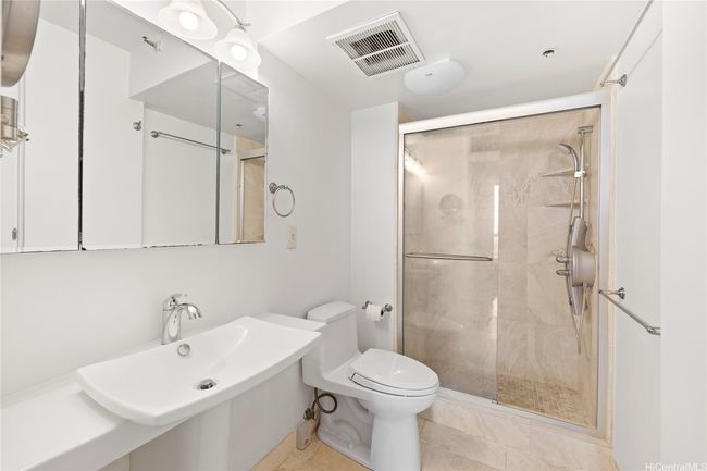 Primary bathroom. | Image 16