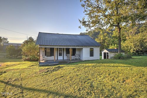 218 Aa Deakins Rd, Jonesborough, TN, 37659-3111 | Card Image