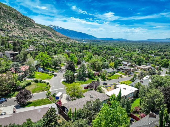 Aerial view of residential area featuring mountains | Image 31