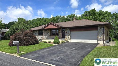 3845 Rosewood Ln, Whitehall, PA, 18052-3333 | Card Image