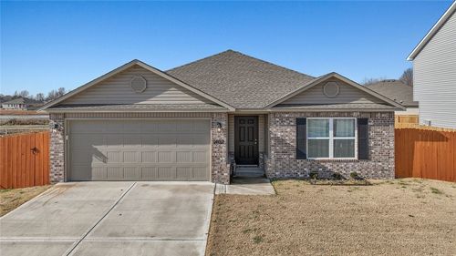 1402 S Corsac St, Siloam Springs, AR, 72761-4089 | Card Image