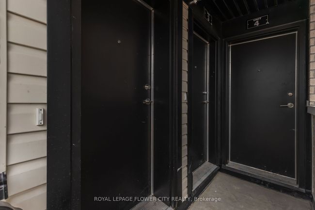 2 - 155 Tapscott Rd, Condo with 2 bedrooms, 1 bathrooms and null parking in Toronto ON | Image 8