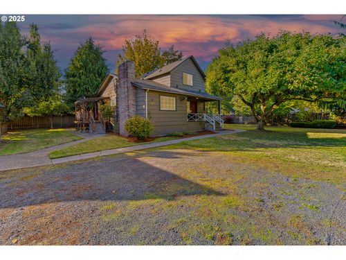 303 Nw 1st Ave, Kelso, WA, 98626-1729 | Card Image