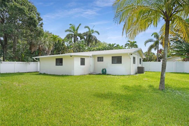 1770 Sw 32 Nd Ct, House other with 3 bedrooms, 2 bathrooms and null parking in Fort Lauderdale FL | Image 26