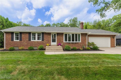 2049 Echo Rd, Stow, OH, 44224-4615 | Card Image