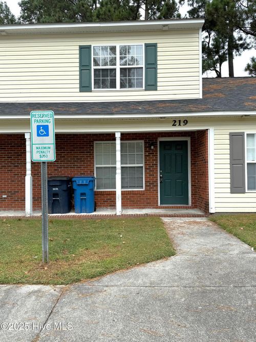 219 Palace Cir, Jacksonville, NC, 28546-7222 | Card Image