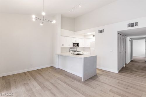 apt-424-2251 Wigwam Pkwy, Henderson, NV, 89074-6233 | Card Image