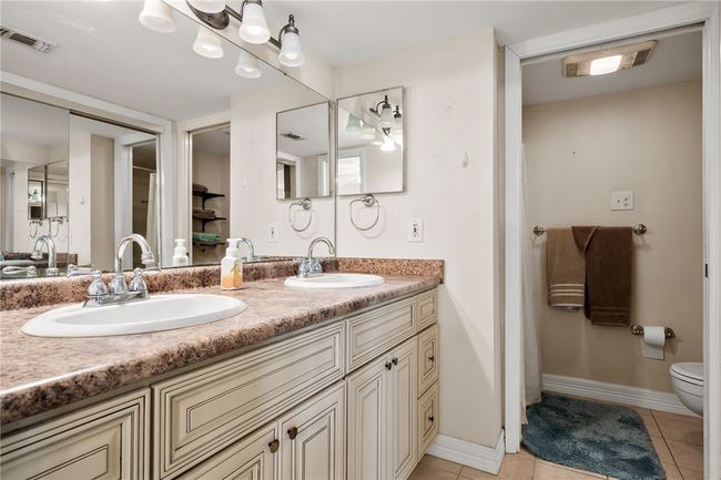 Primary bath | Image 20