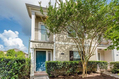 1705 Stuart St, Houston, TX, 77004-3041 | Card Image