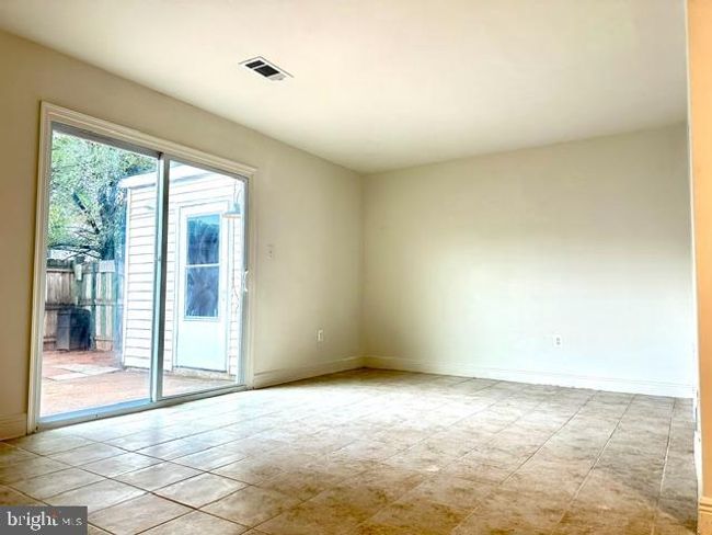 7851 W Point Ct, Townhouse with 3 bedrooms, 3 bathrooms and null parking in MANASSAS VA | Image 25