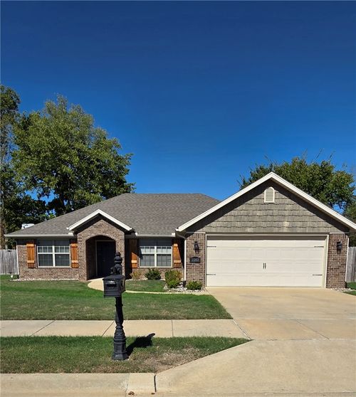 2203 W Margaret St, Rogers, AR, 72756-3085 | Card Image