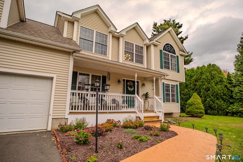 24 Macktown Rd, Windsor, CT, 06095-1424 | Card Image