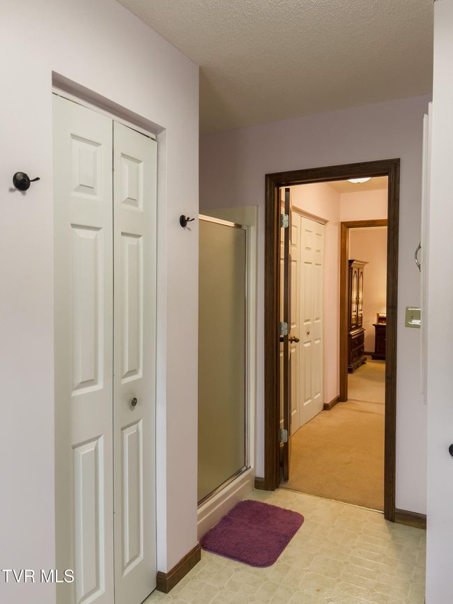 519 Foxgate Dr, House other with 3 bedrooms, 3 bathrooms and null parking in Erwin TN | Image 32
