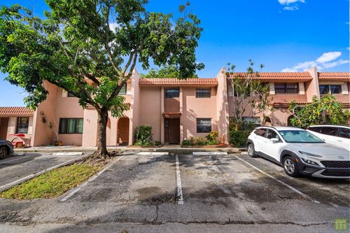 3-32-22 N Valencia Dr, Davie, FL, 33324-5404 | Card Image