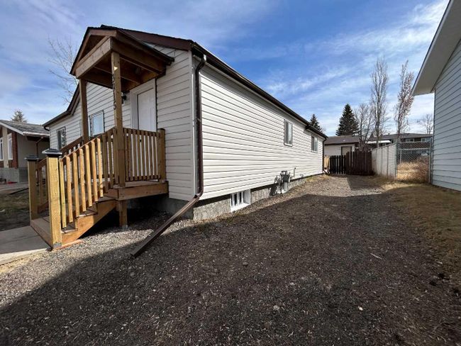 3915 45a Street, Home with 2 bedrooms, 1 bathrooms and 3 parking in Ponoka AB | Image 18