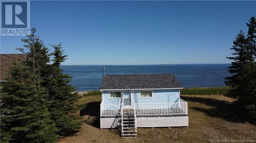 345 Bayshore Dr, Bathurst, NB, E2A6A5 | Card Image