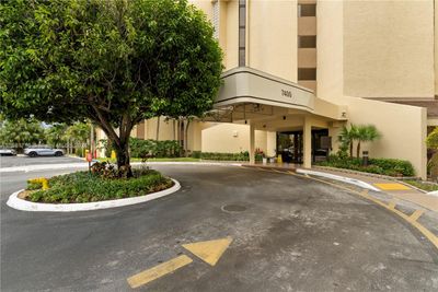 609 - 7400 Radice Ct, Condo with 3 bedrooms, 2 bathrooms and null parking in Lauderhill FL | Image 2