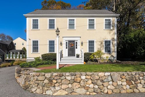 10 Perth Rd, Arlington, MA, 02476-5716 | Card Image