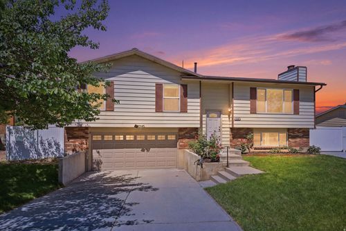 11042 S Lindon Rd, Sandy, UT, 84092-5056 | Card Image