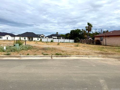 749 Encinal Dr, Eagle Pass, TX, 78852 | Card Image