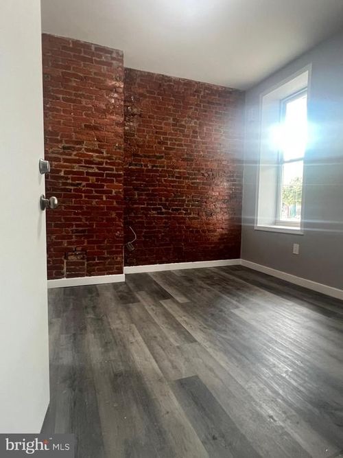 4154 W Girard Ave, PHILADELPHIA, PA, 19104-1070 | Card Image