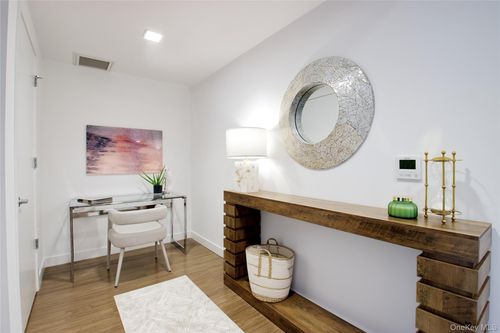 apt-407-333 Warner Ave, Roslyn Heights, NY, 11577-1096 | Card Image