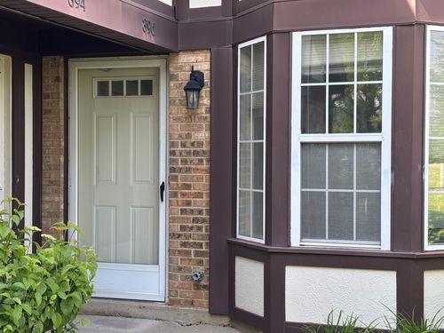 396-396 Cobbler Ln, Buffalo Grove, IL, 60089-6858 | Card Image