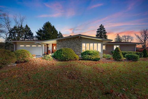 23 Croydon Ln, Oak Brook, IL, 60523-2359 | Card Image