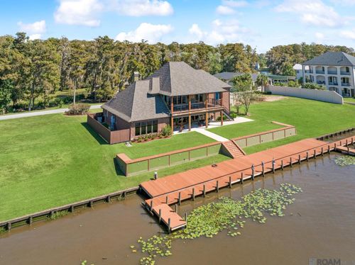 18228 Bayou Pierre Dr, Maurepas, LA, 70449-5297 | Card Image