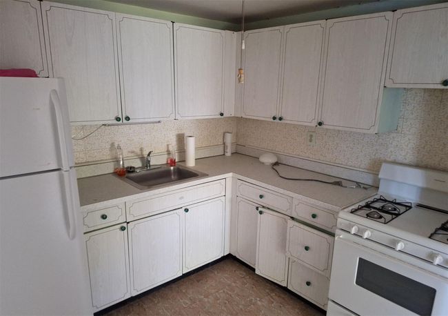 3R - 838 Pelhamdale Ave, Home with 1 bedrooms, 1 bathrooms and null parking in New Rochelle NY | Image 4
