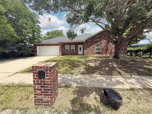 3922 Washington St, Greenville, TX, 75401-3833 | Card Image