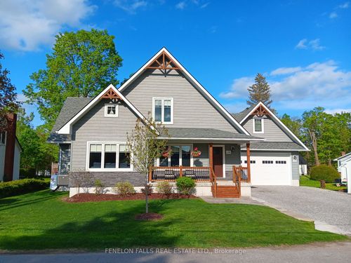 138 Queen St, Fenelon Falls, ON, K0M1N0 | Card Image