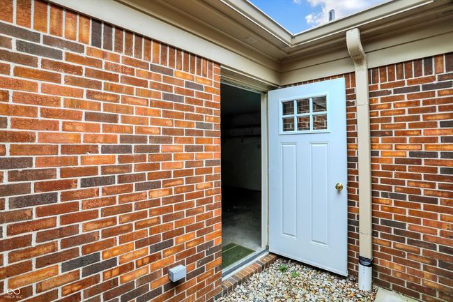 Outdoor enclosed area- private | Image 47