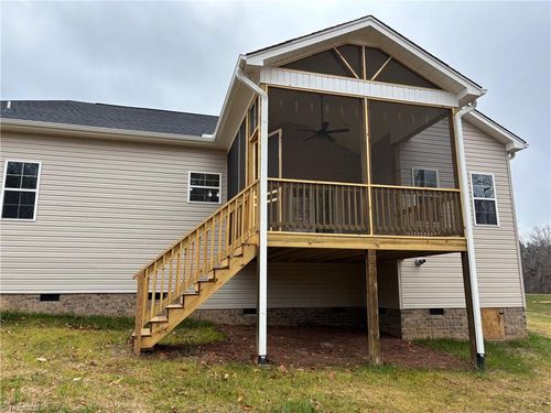 129 Legacy Ln, Eden, NC, 27288-8285 | Card Image