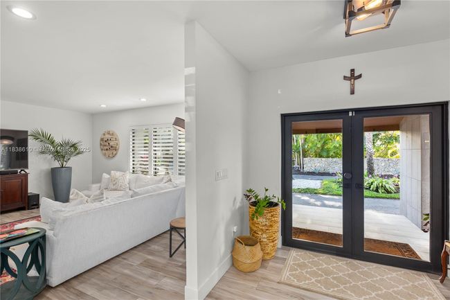13505 Sw 83 Rd Ct, House other with 4 bedrooms, 4 bathrooms and null parking in Pinecrest FL | Image 8
