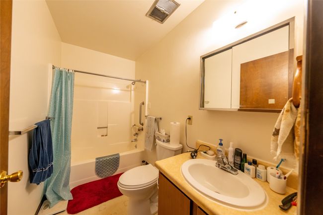 Two Bedroom Unit Bathroom | Image 27