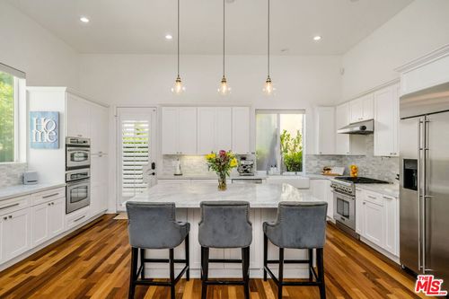 5734 Celedon Crk, Playa Vista, CA, 90094-2300 | Card Image