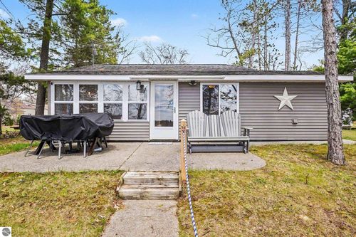 3511 Shady Ln, National City, MI, 48748-9538 | Card Image