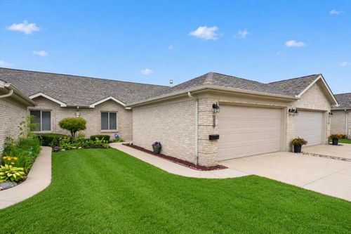 35251 Silver Maple Dr, Clinton Twp, MI, 48035-5520 | Card Image