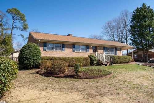 109 Pawnee Dr, Spartanburg, SC, 29301-2833 | Card Image