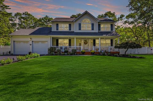 3 Farmhouse Dr, Ridge, NY, 11961-2169 | Card Image