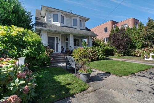 329 Beach 146th St, Rockaway Park, NY, 11694-1005 | Card Image