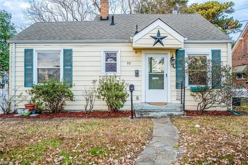 911 Holly Ave, Chesapeake, VA, 23324-2144 | Card Image