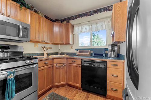 23631 Cora St, Brownstown Twp, MI, 48183-1305 | Card Image