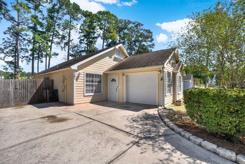 182 Edgewater Cir, SANFORD, FL, 32773-5655 | Card Image