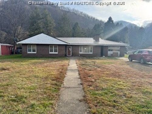 6026 Pond Fork Rd, Madison, WV, 25130-9389 | Card Image